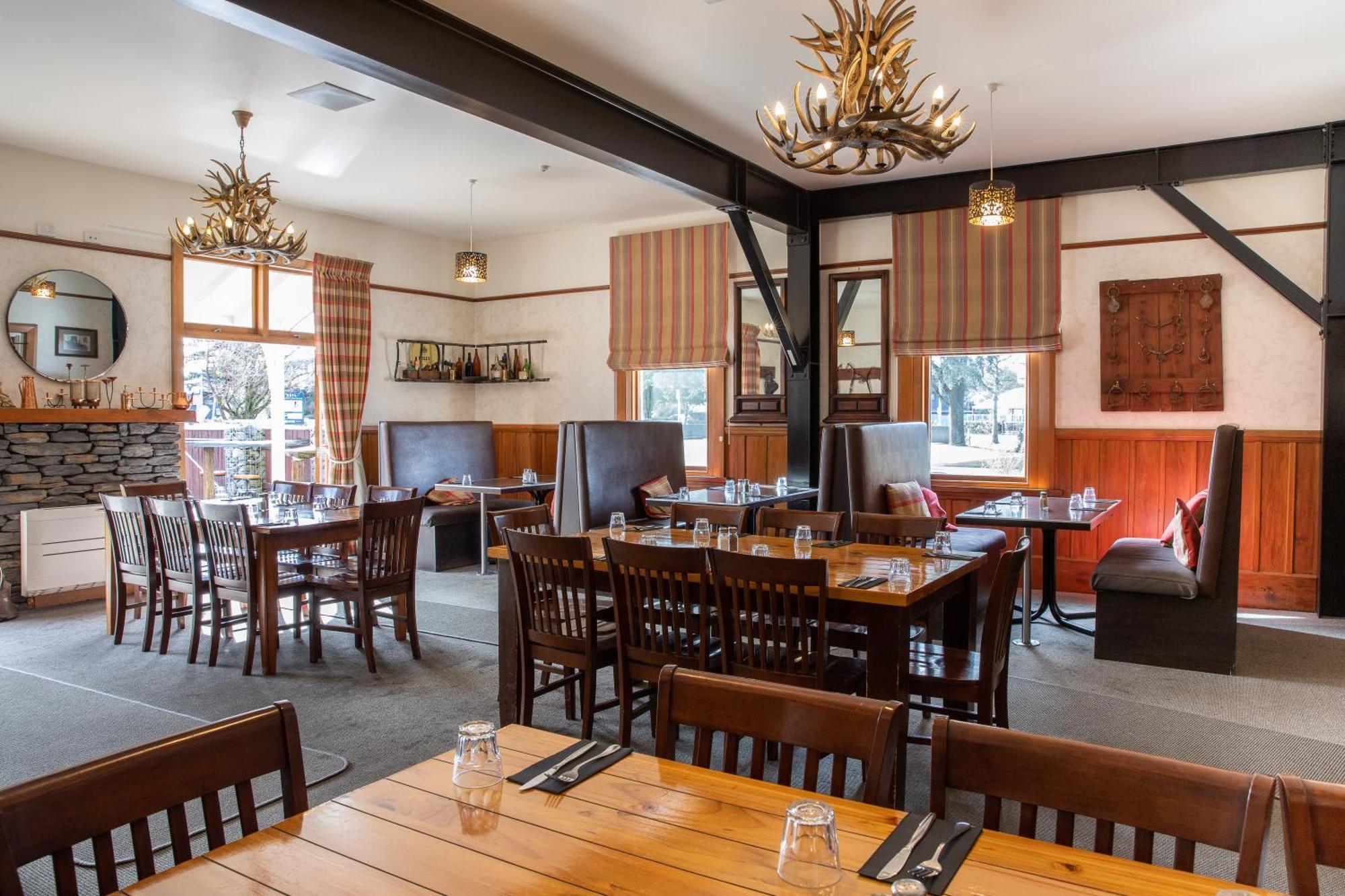 The Brown Pub Hotel Methven Exterior photo
